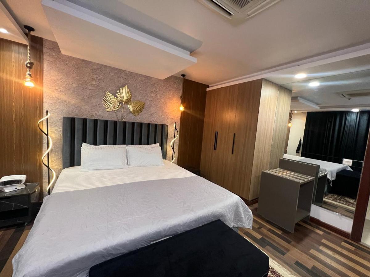 Sunset Luxury Gold Crest Mall Residency Lahore Bagian luar foto