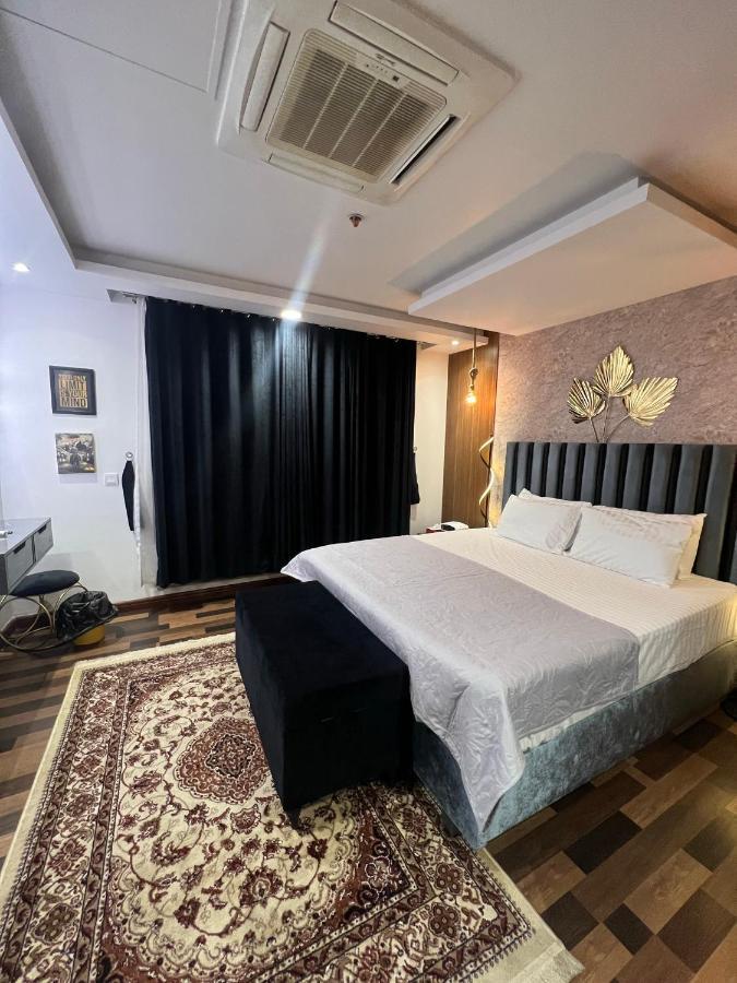 Sunset Luxury Gold Crest Mall Residency Lahore Bagian luar foto