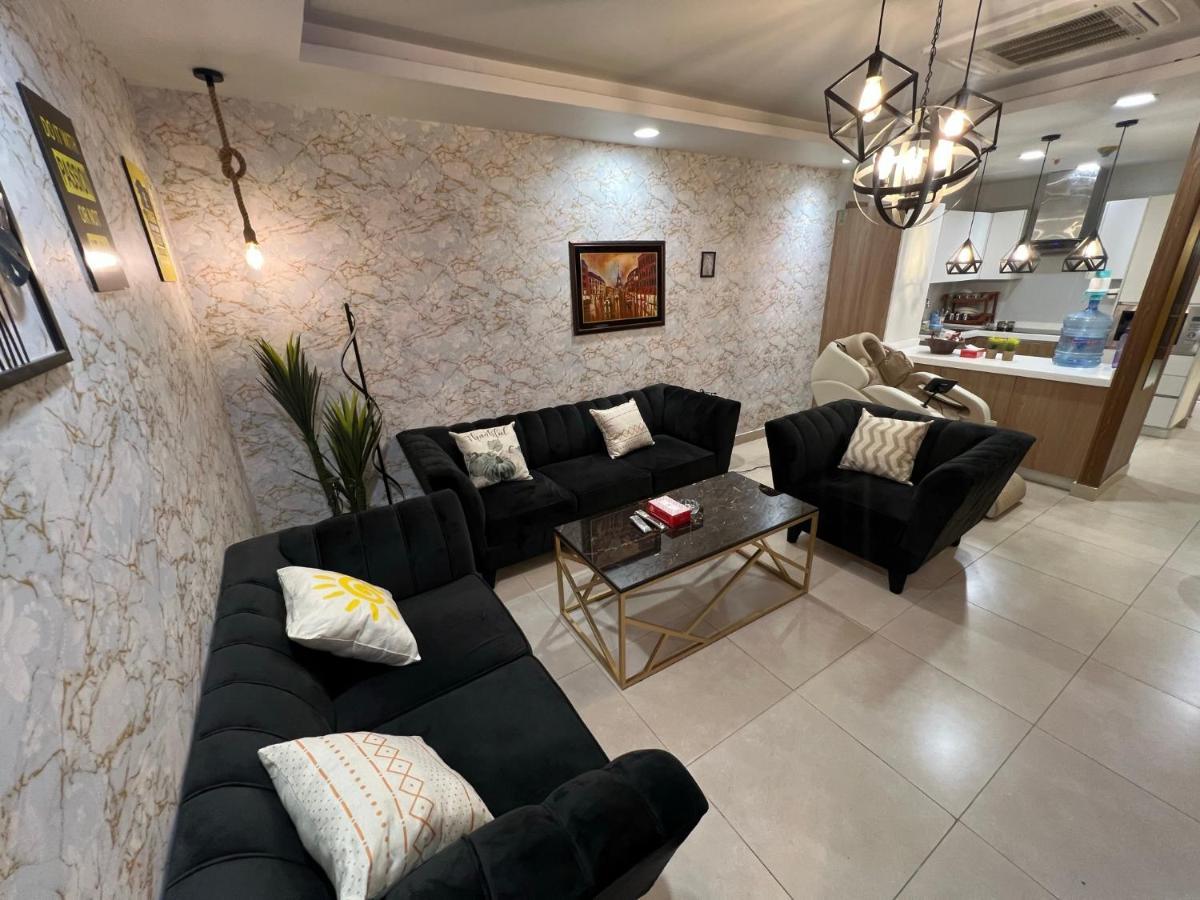 Sunset Luxury Gold Crest Mall Residency Lahore Bagian luar foto
