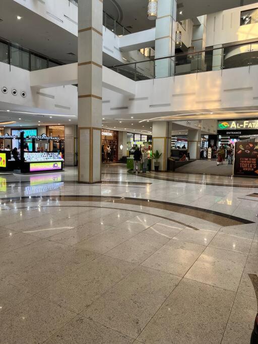 Sunset Luxury Gold Crest Mall Residency Lahore Bagian luar foto