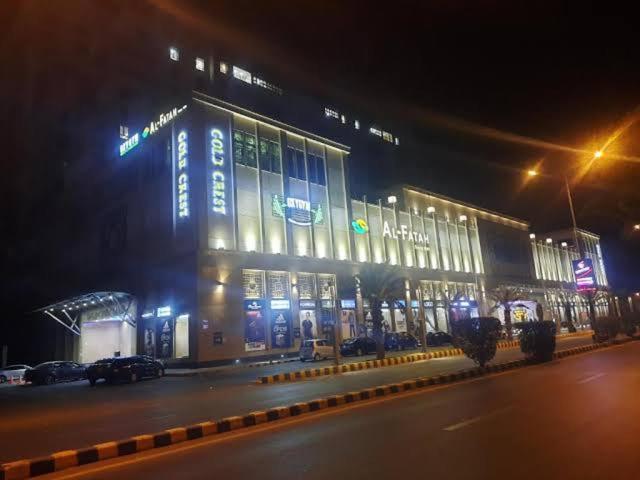 Sunset Luxury Gold Crest Mall Residency Lahore Bagian luar foto